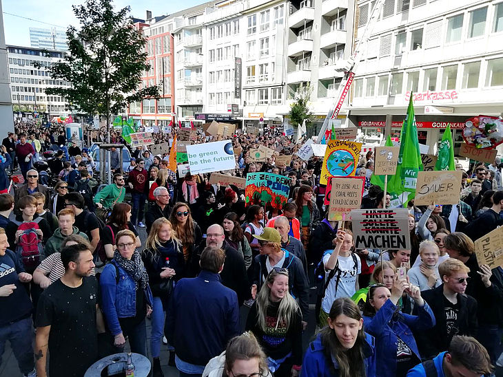 Das Düsseldorfer Architekturbüro greeen! architects war beim globalen Klima-Streik Fridays for Future mit dabei