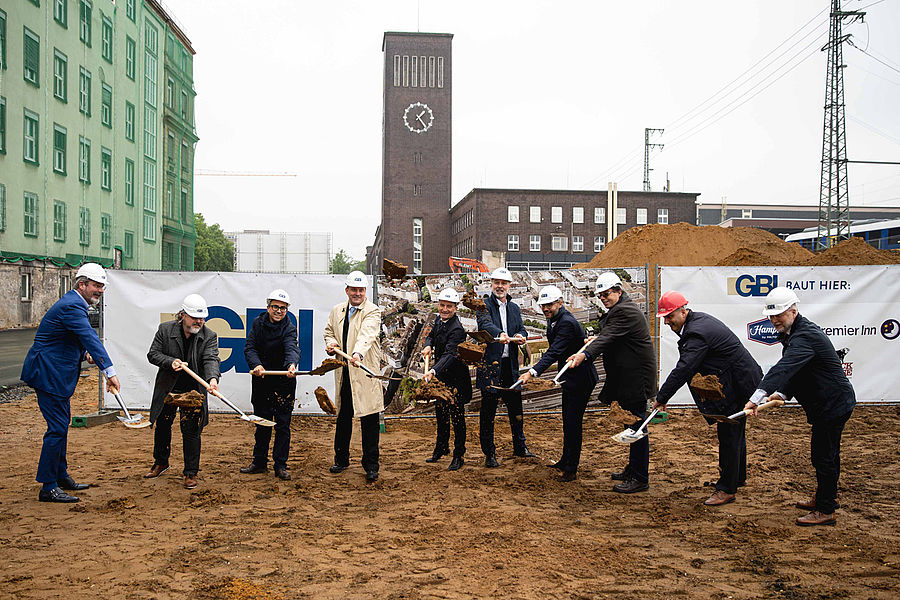 Ground-breaking ceremony for the three hotels at Düsseldorf Central Station by Düsseldorf based architect firm greeen! architects