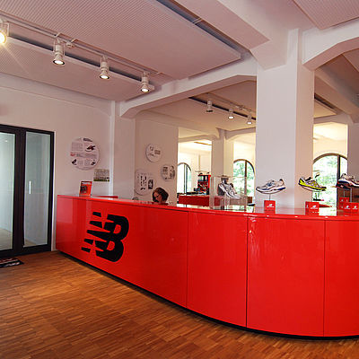 Office for the headquarters of New Balance in Germany, designed by the Düsseldorf-based architects greeen! architects